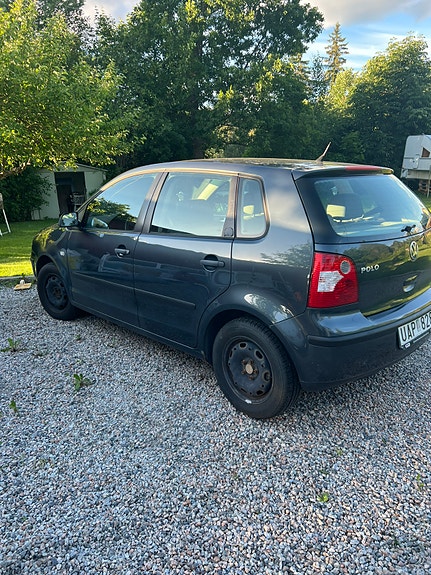 Volkswagen Polo 2 of 5