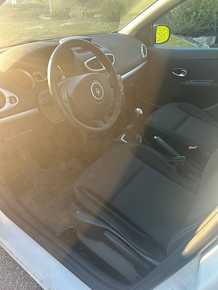 Renault Clio 3 of 3