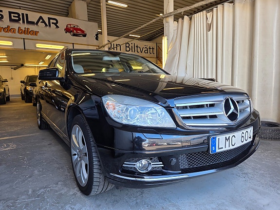 Mercedes-Benz C180 3 of 5