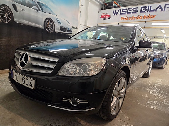 Mercedes-Benz C180 2 of 5