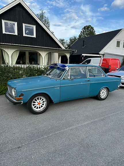 Volvo 142 2 of 5