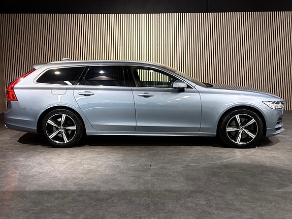 Volvo V90 3 of 5