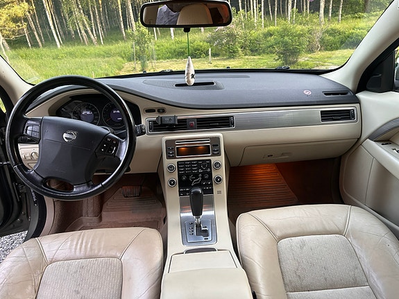 Volvo V70 5 of 5