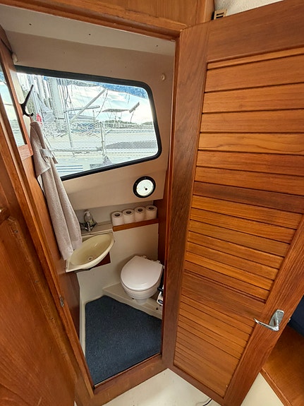 Seastar 800 Fly Diesel 5 of 5