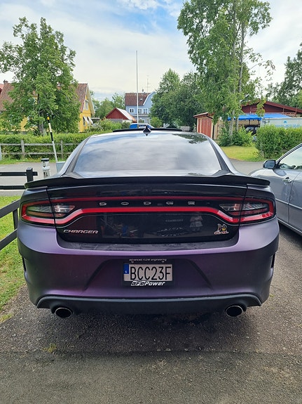 Dodge Charger 4 of 9