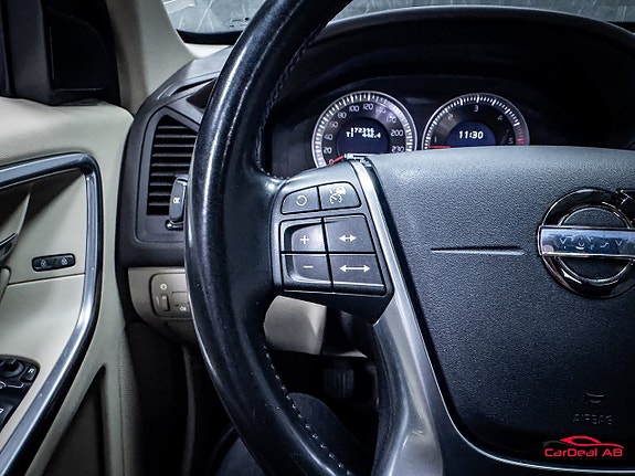 Volvo XC60 25 of 30