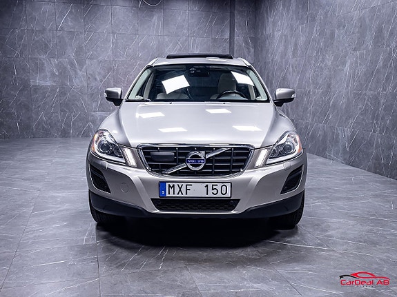 Volvo XC60 2 of 30