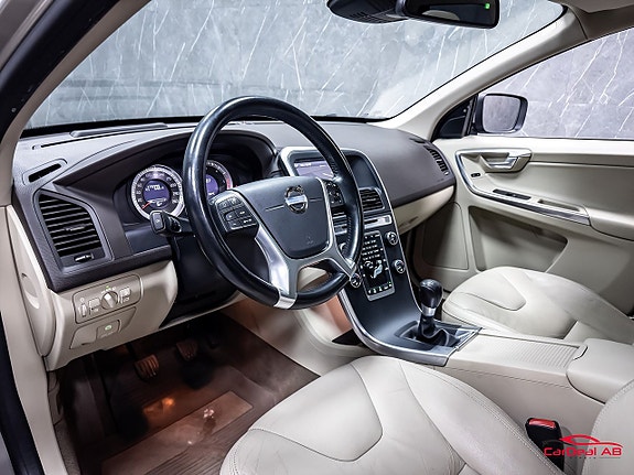 Volvo XC60 11 of 30