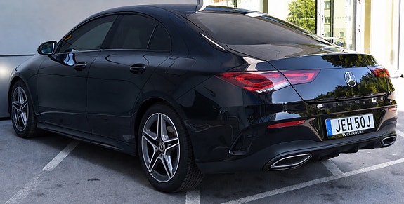 Mercedes-Benz CLA200 2 of 5