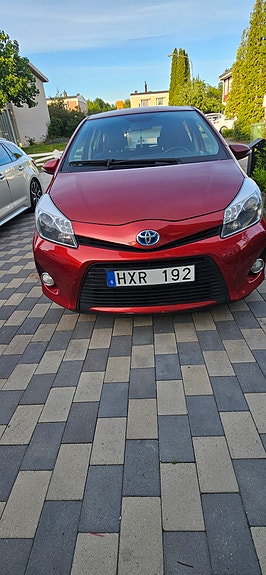 Toyota Yaris 4 of 5