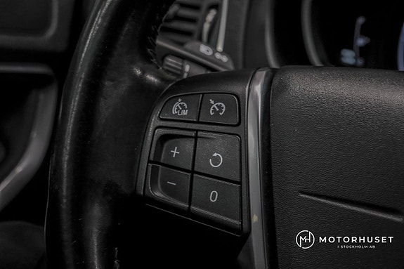 Volvo V40 16 of 21