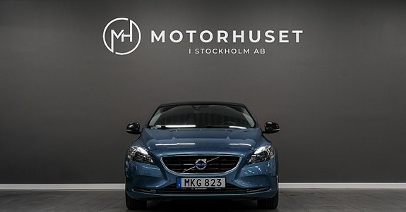 Volvo V40 2 of 5