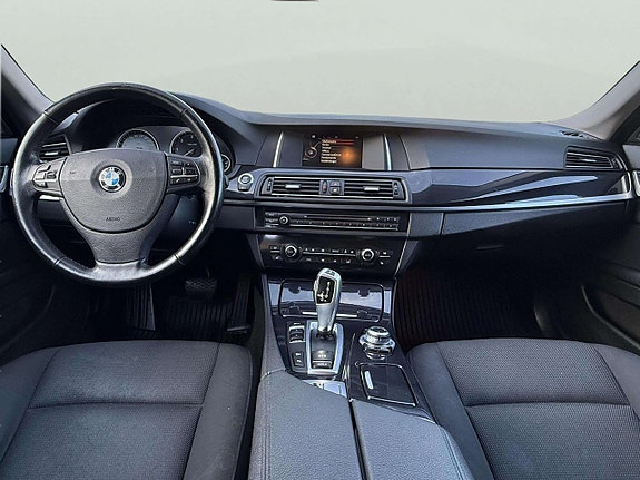 BMW 520d 9 of 17