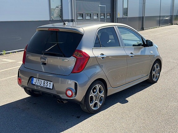 Kia Picanto 4 of 5