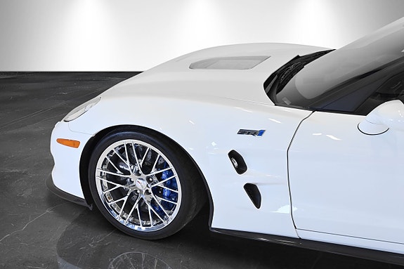 Chevrolet Corvette 8 of 30