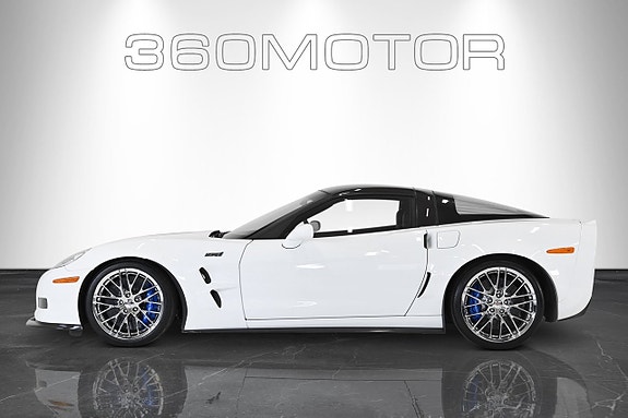 Chevrolet Corvette 12 of 30