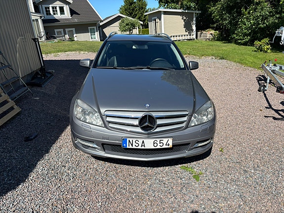 Mercedes-Benz C180 3 of 5