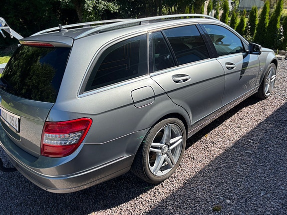 Mercedes-Benz C180 2 of 5