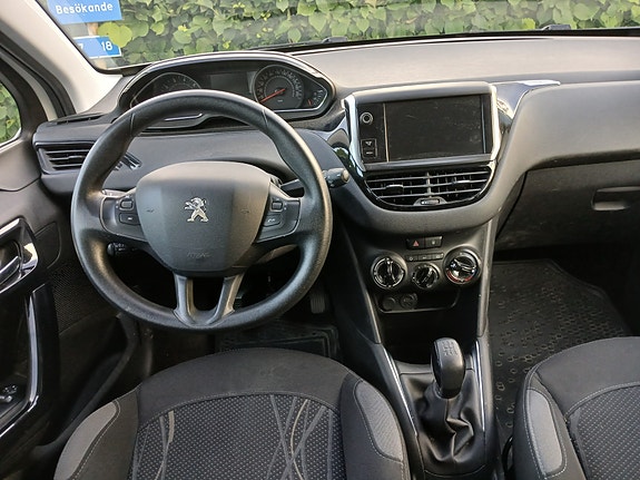 Peugeot 208 4 of 4