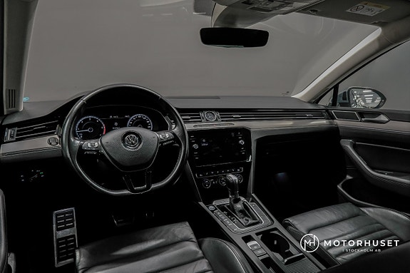 Volkswagen Passat Alltrack 8 of 24