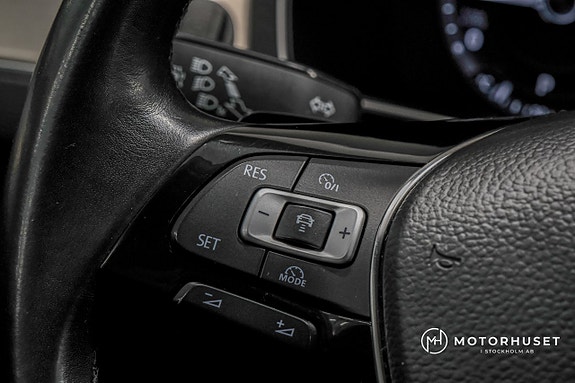 Volkswagen Passat Alltrack 17 of 24