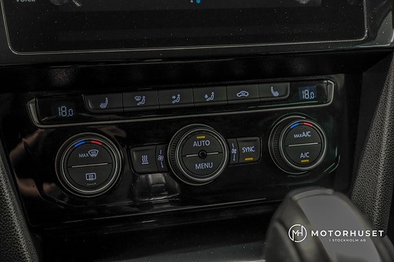 Volkswagen Passat Alltrack 13 of 24