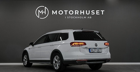 Volkswagen Passat Alltrack 4 of 5