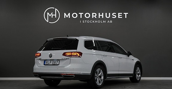 Volkswagen Passat Alltrack 6 of 24