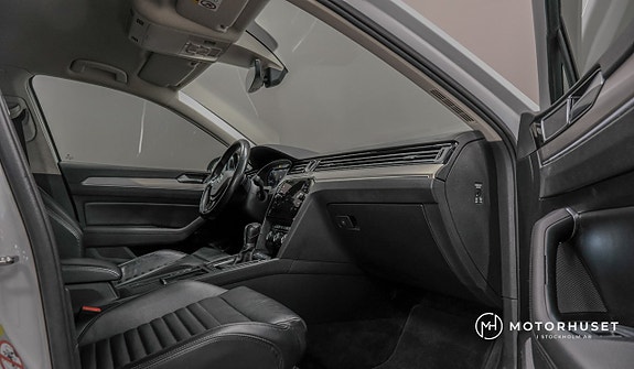 Volkswagen Passat Alltrack 9 of 24