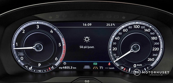 Volkswagen Passat Alltrack 16 of 24