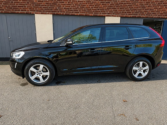 Volvo XC60 2 of 5
