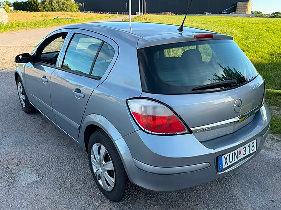 Opel Astra 3 of 5