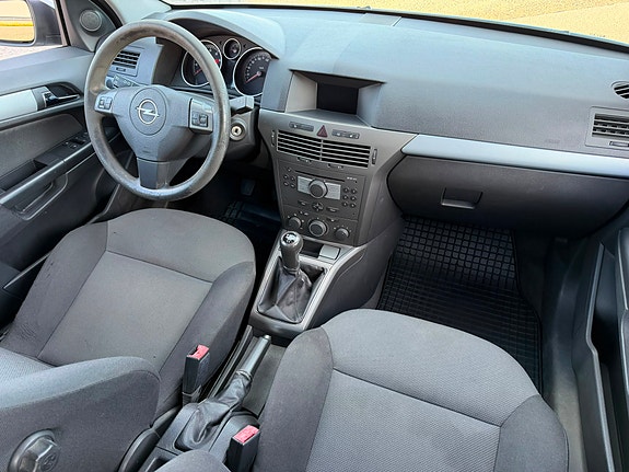 Opel Astra 5 of 5