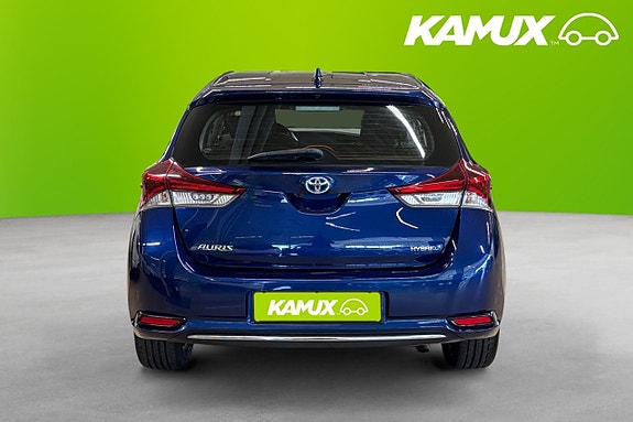 Toyota Auris 5 of 5