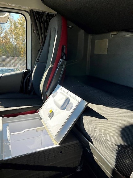 Volvo FH 460  Glob 4x2 Mega 7 of 8