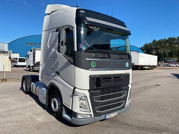 Volvo FH 460  Glob 4x2 Mega 3 of 8