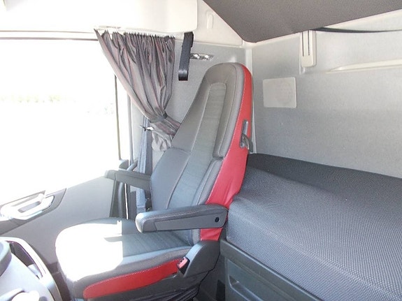 Volvo FH 460  Glob 4x2 Mega 8 of 8