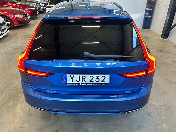 Volvo V90 3 of 5