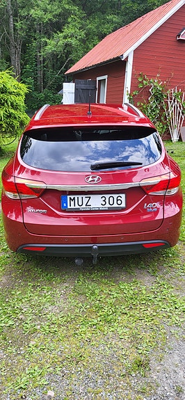 Hyundai i40 2 of 5