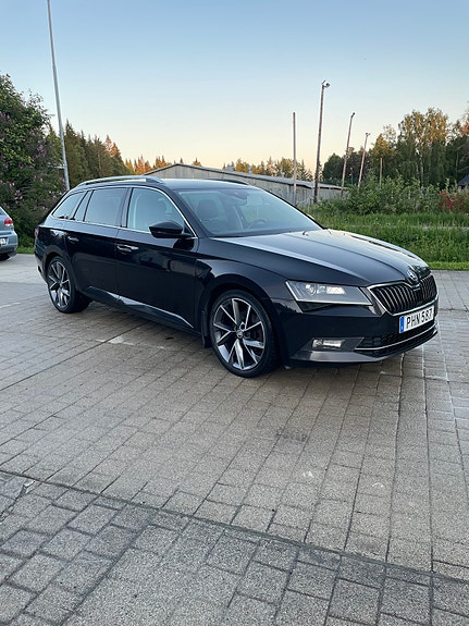 Skoda Superb 3 of 5