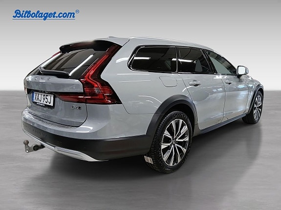 Volvo V90 Cross Country 7 of 14