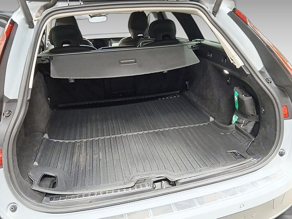 Volvo V90 Cross Country 14 of 14