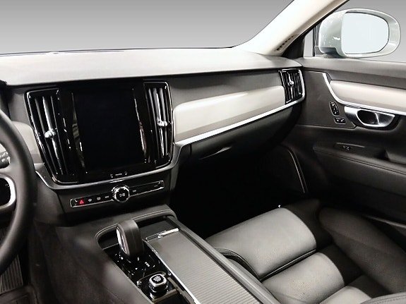 Volvo V90 Cross Country 13 of 14