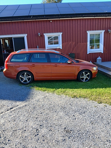 Volvo V50 2 of 5