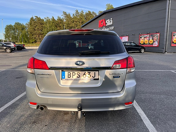 Subaru Legacy 7 of 10