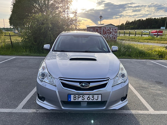 Subaru Legacy 4 of 5