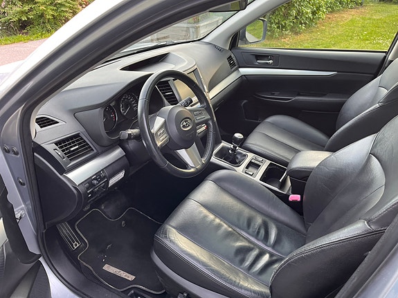 Subaru Legacy 10 of 10