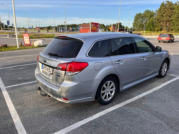 Subaru Legacy 6 of 10
