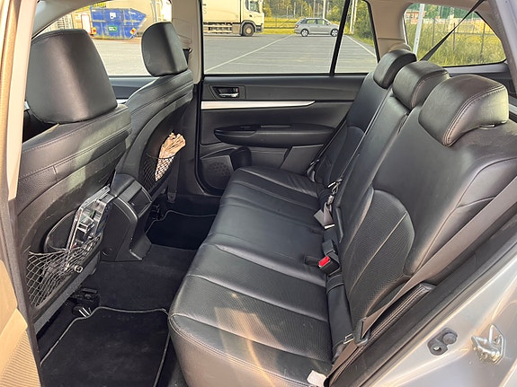 Subaru Legacy 8 of 10