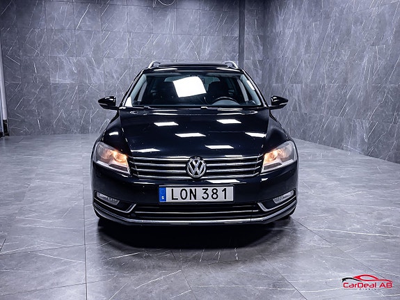 Volkswagen Passat 2 of 5